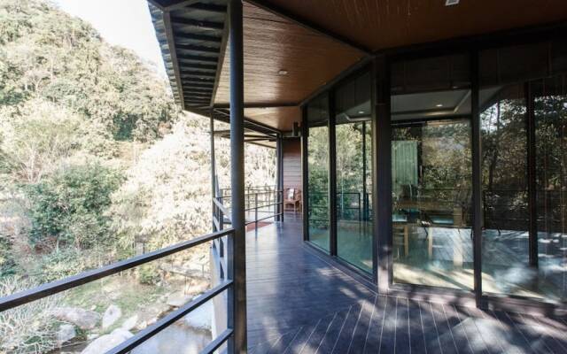 The Stream House at Mae Kampong