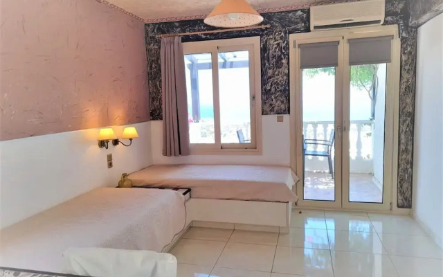 Entire Villa Full View 3 Bedrooms 3 Bathrooms 3 Kitchens