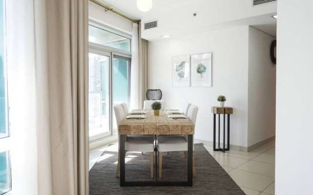 Modern Apartment Great View of Burj Khalifa!