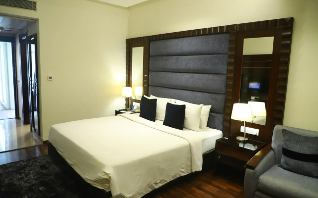 Deventure Sarovar Portico Kapashera