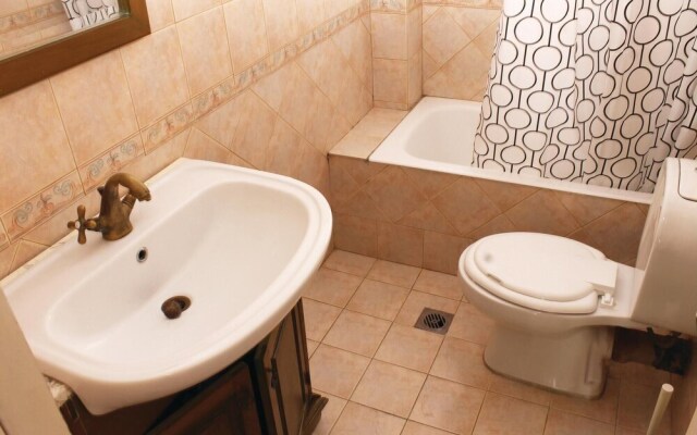 Awesome Home in Loutra Aidipsou With 4 Bedrooms