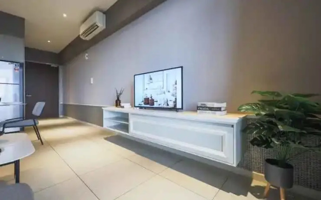 Millerz Square by Mykey