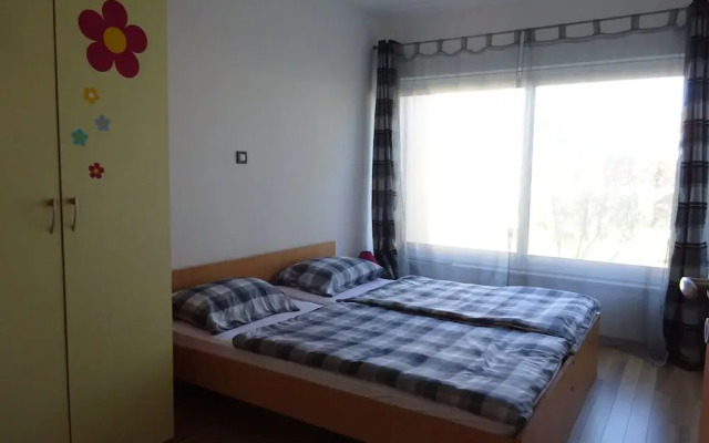 Large Apartment in Malinska near Sea