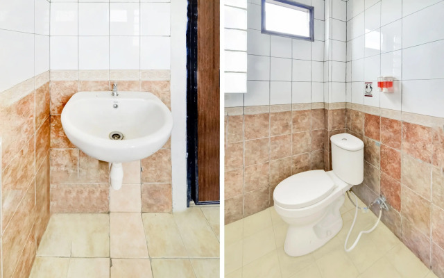 OYO 90048 Teratai Bekasi Guesthouse