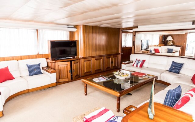 Salt Dancer Mega Yacht Vacation