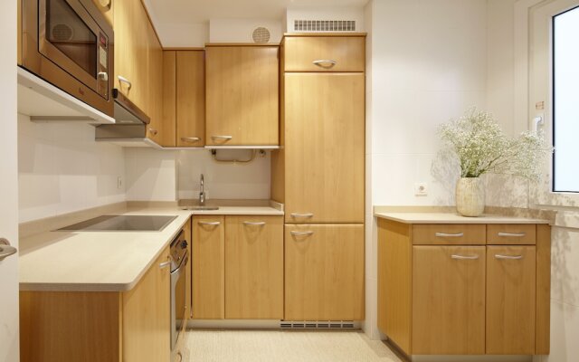 Garibay Terrace Apartment by FeelFree Rentals