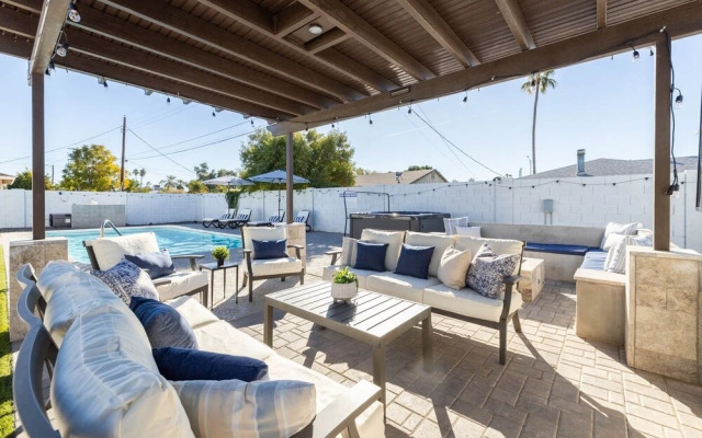 Scottsdale East Osborn 4 Bedroom Home by RedAwning, Scottsdale