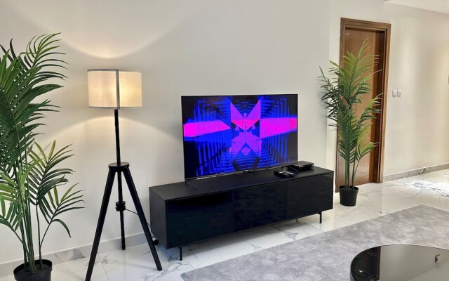 Stunning 1bedroom With Balcony in Al Habtoor City