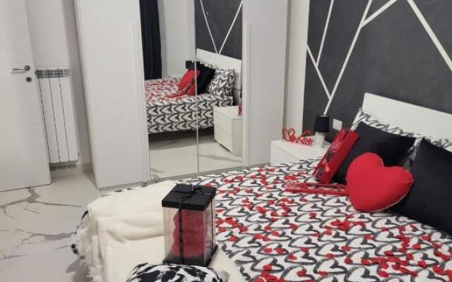 NewLife 8.15 Holiday Home Black