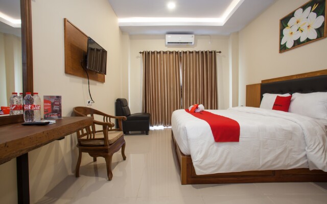 RedDoorz Premium @ Jalan Cengkeh