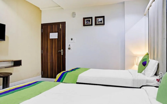 Treebo Trend Western