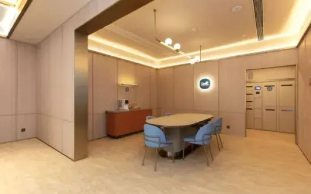 HanTing Hotel (Zhengzhou Dongzhan East Square Shangding Road)