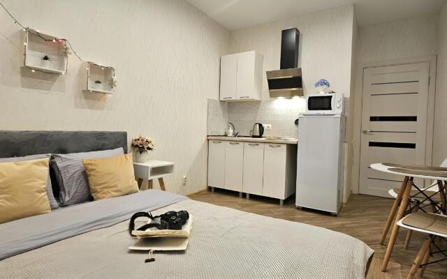 White overnight on Akademika Kargin Street 25