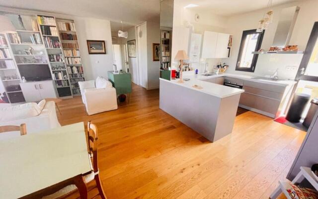 Apartment With Parking 2 Bedrooms & Furnished Terrace
