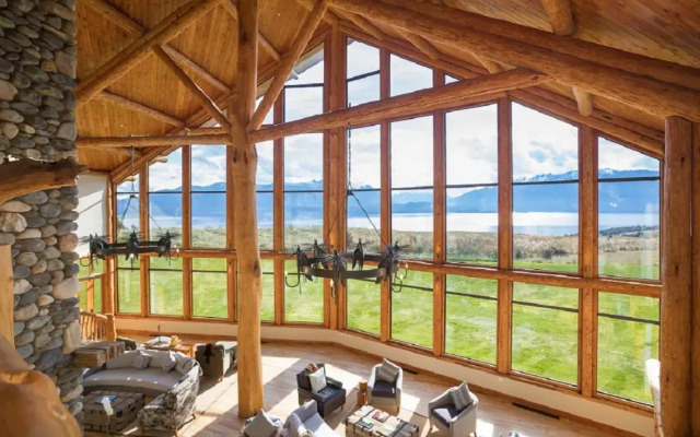 Fiordland Lodge