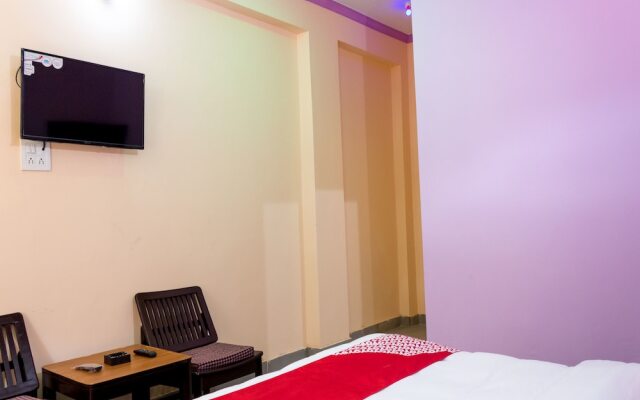 OYO 13829 Home Cozy Hill View Plaza McLoad Ganj