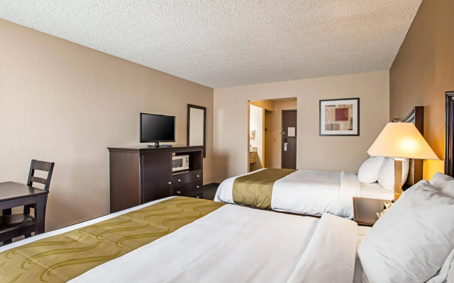 Quality Inn & Suites Kenedy - Karnes City