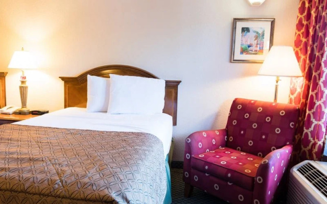 Vista Inn & Suites Tampa