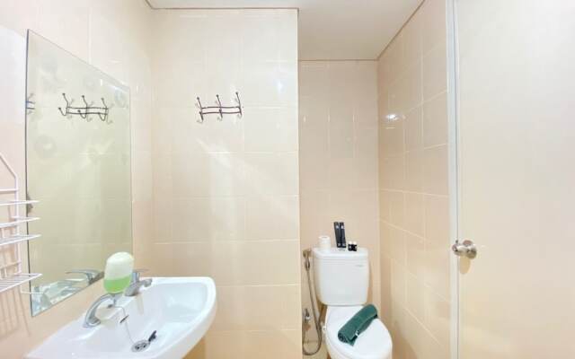 Modern Look 1Br Apartment At Parahyangan Residence Near Unpar