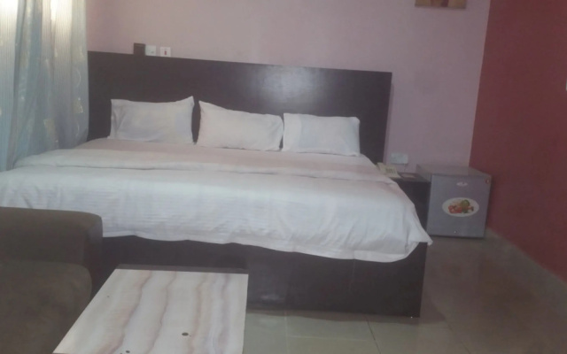 Allan Keri Hotels