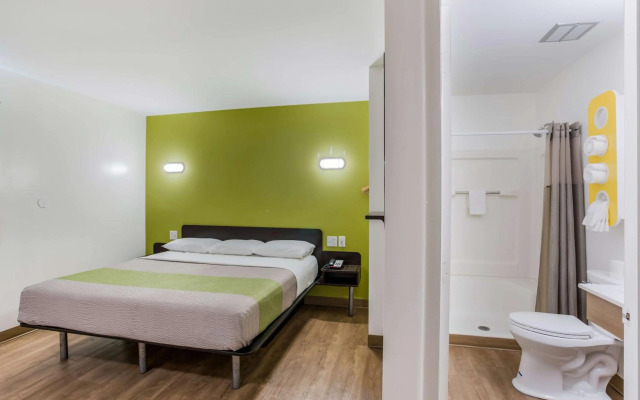 Motel 6 Jacksonville, FL - South