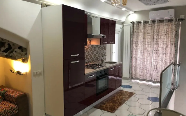 Room With Bathroom and Kitchen, With Independent Entrance