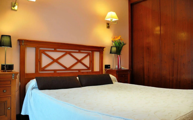 Hotel Puerta del Oriente