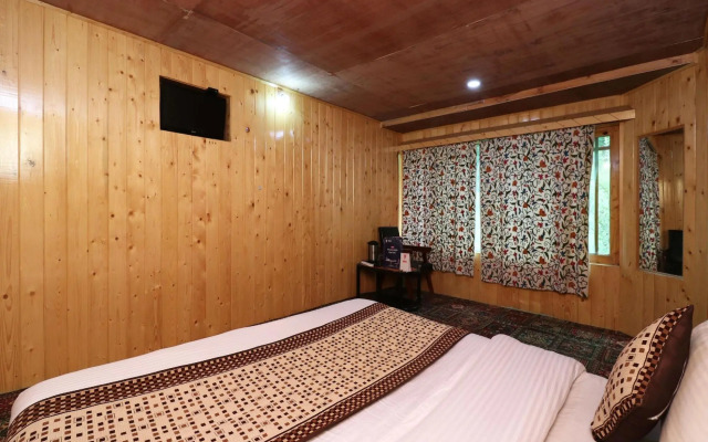 Oyo 18770 Hotel Indian Palace