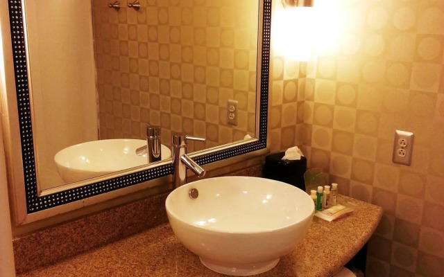 Holiday Inn Macon North by IHG