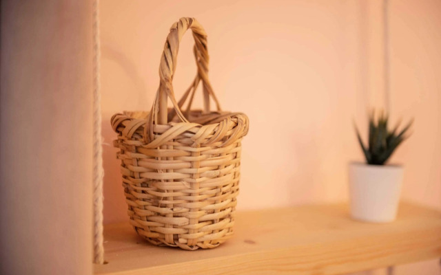 Two Swings & A Pool - 5 min to Airport