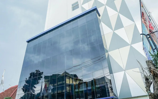 Radja Art and Boutique Hotel Simpang Lima
