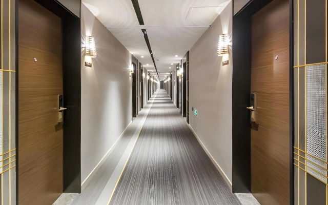 Home Inn - Shanghai New International Expo Center Expo Park Gaoke West Road Subway Station