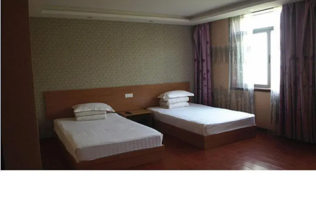 Xinqingnian Express Hotel