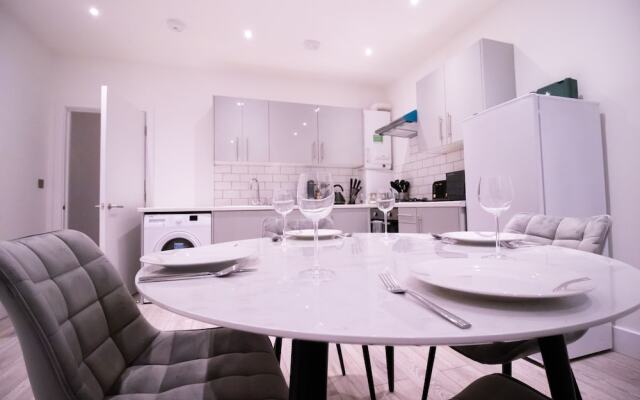 Everest Lodge Luxury Serviced Apartments - Farnborough