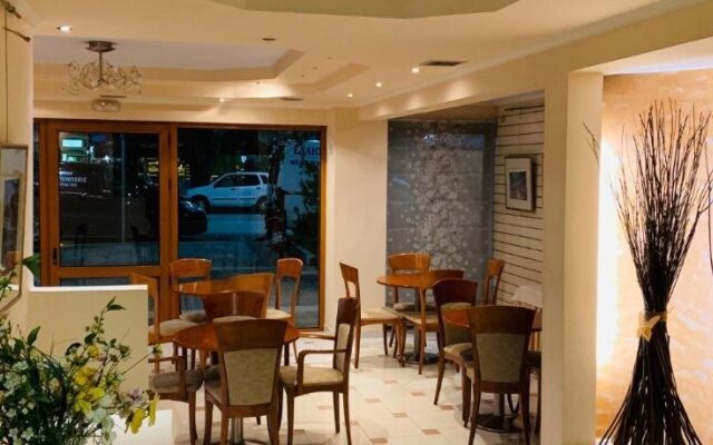 Hera Hotel