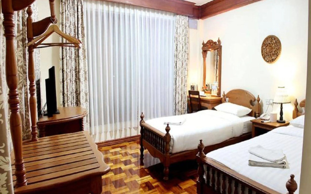 Mr. Charles Hotel