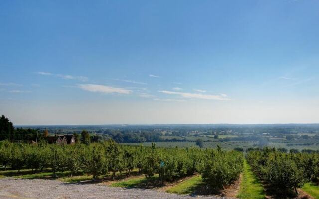 Serene Holiday Home in Linton With Private Swimming Pool