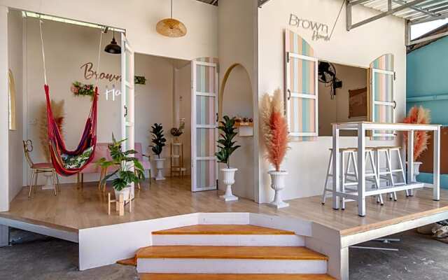 Brown Home Sattahip @ 19