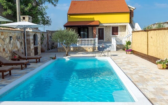 Quiant Holiday Home in Gorica With Pool