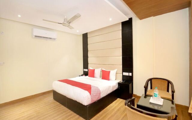 OYO 15486 Hotel New Diamond