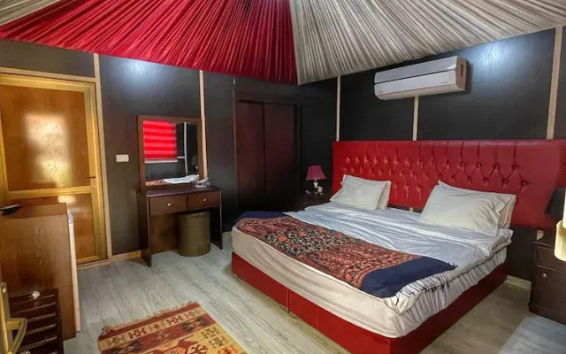 Rum Oasis Luxury Camp