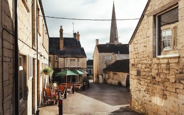 The Falcon Painswick