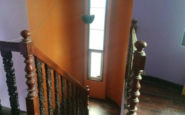 Yellow house(Furtune Inn)