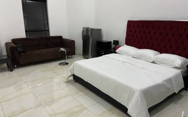 Luxurious and Inviting 4-bed House in Chevro-lekki