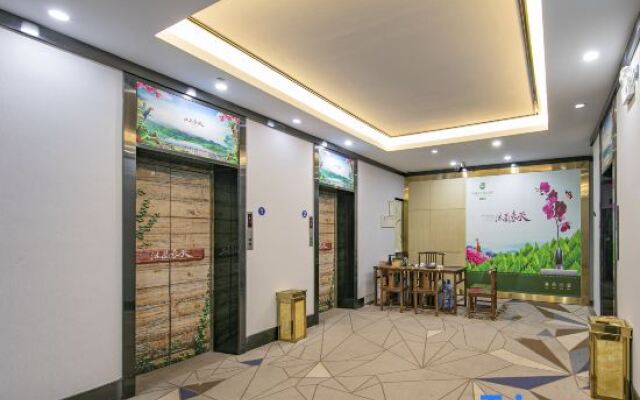 Mulan Hotel (Fuzhou Sanfang Qixiang Provincial Hospital Subway Station Store)