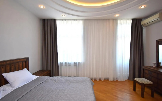 Прекрасная 4-ех комнатная квартира в самом центре