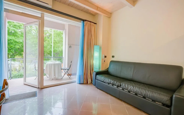 Blue Apartment Desenzano With Wifi
