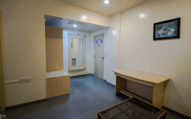 OYO 9739 Hotel Ratnalok