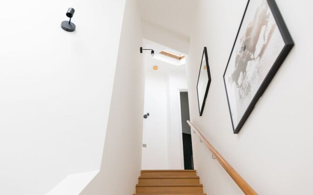 The Wandsworth Common - Bright & Modern 2BDR Flat overlooking the Park