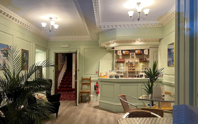 Lovelady Shield Hotel